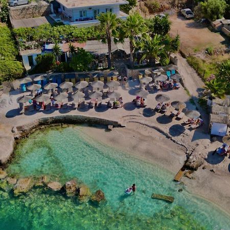 Xhibo Apartments Sarande Bagian luar foto