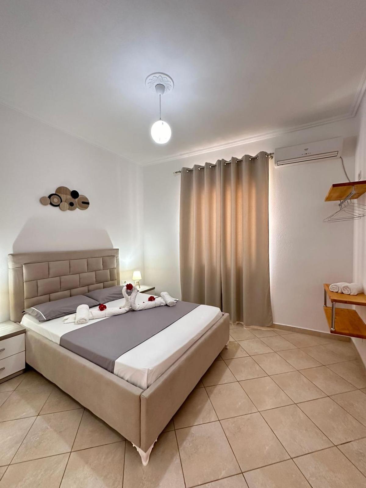Xhibo Apartments Sarande Bagian luar foto