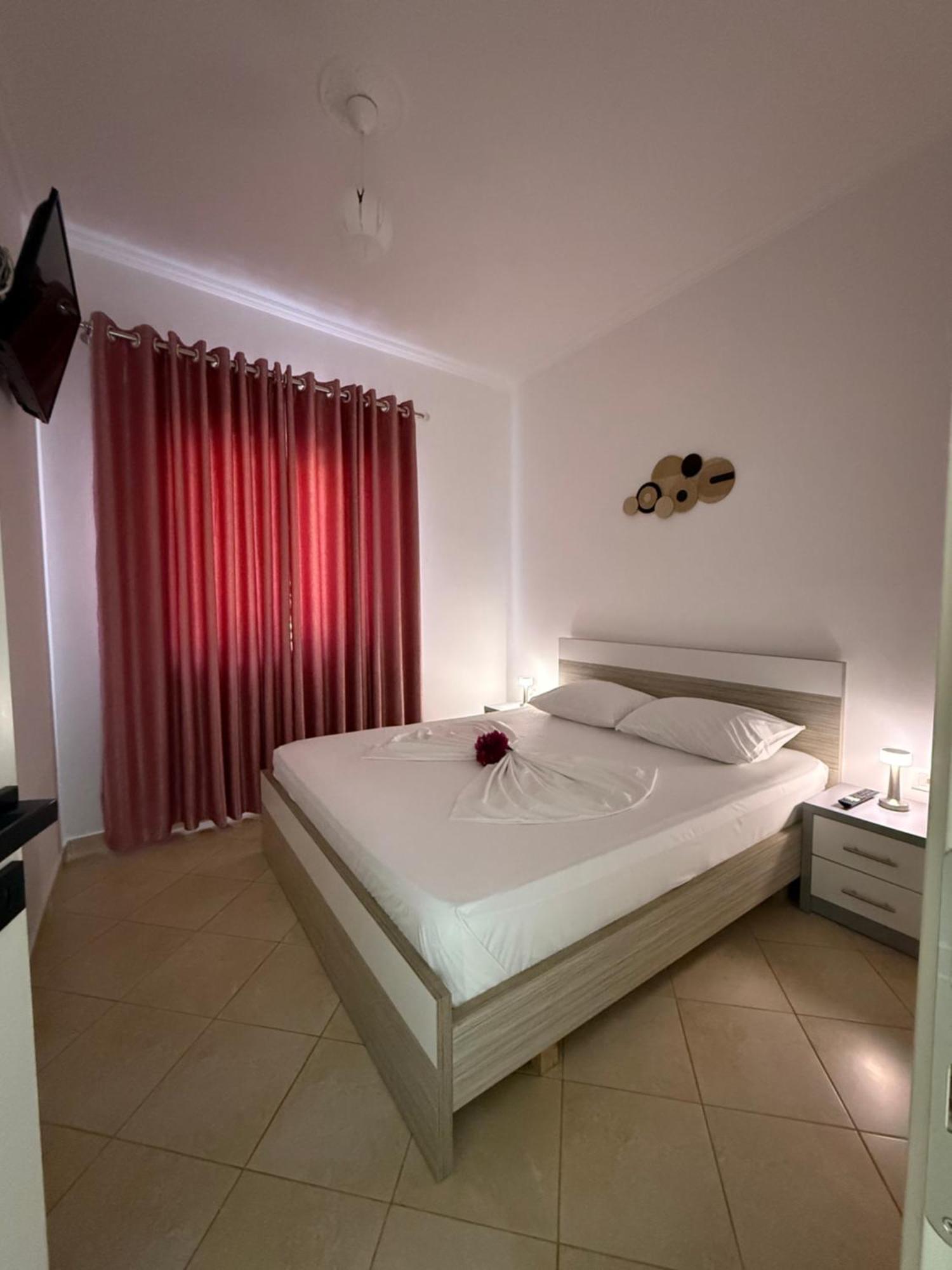 Xhibo Apartments Sarande Bagian luar foto